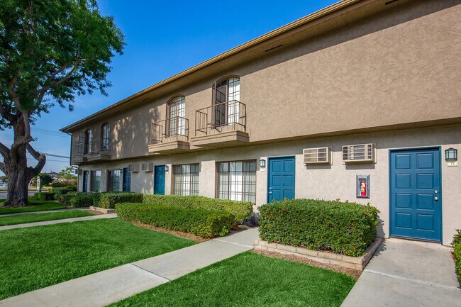 Photo - Buena La Vista Apartment Homes