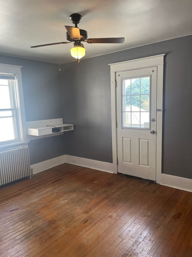 Photo - 822 W Main St