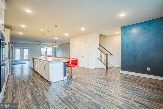 Photo - 44764 Tiverton Sq