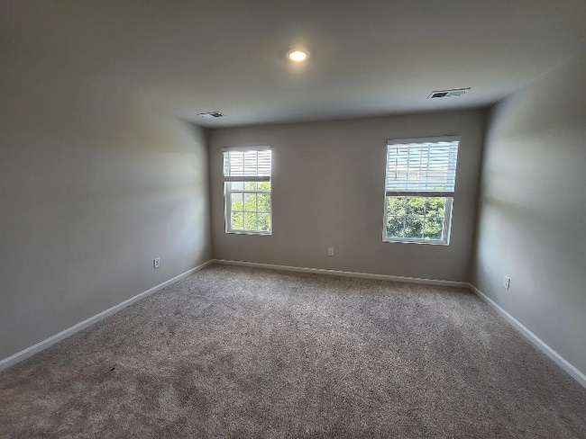 Photo - 712 Peyden Ln