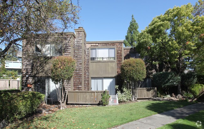 Photo - Oak Apartments