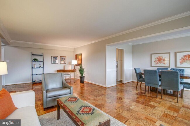 Photo - Wesley Heights Two Bedroom, Two Baths, Fur...