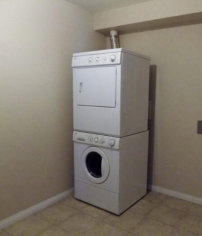 Photo - Niven Lake Apartments