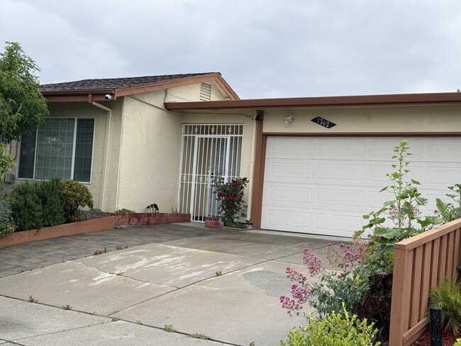 Photo - 1262 Turtlerock Dr