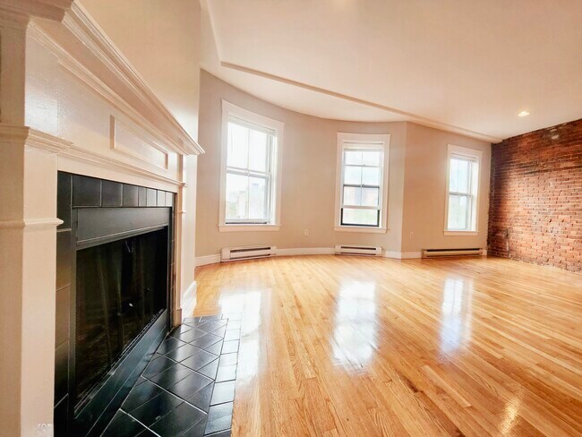 1750 Washington St Unit 3
