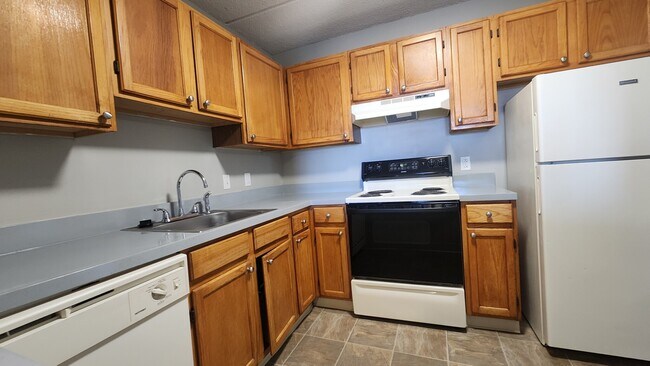 Building Photo - 7 Ocean View Dr Unit 706