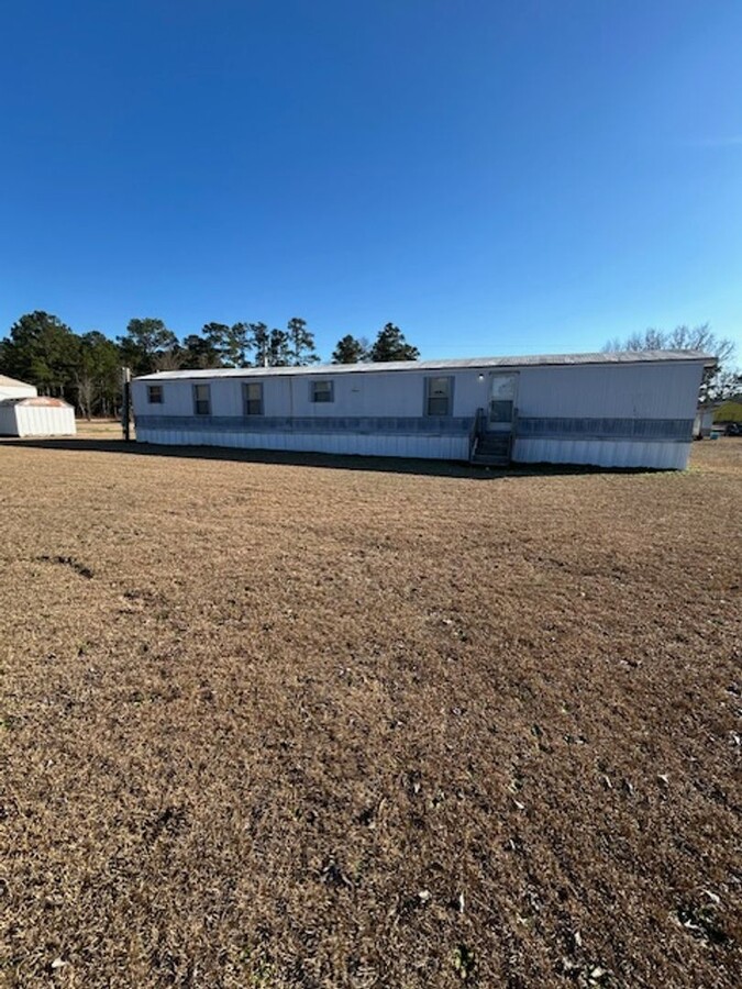 2-Bedroom, 2-Bath Mobile Home - 2-Bedroom, 2-Bath Mobile Home