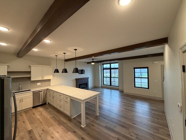 Photo - 6460 Galleria Dr