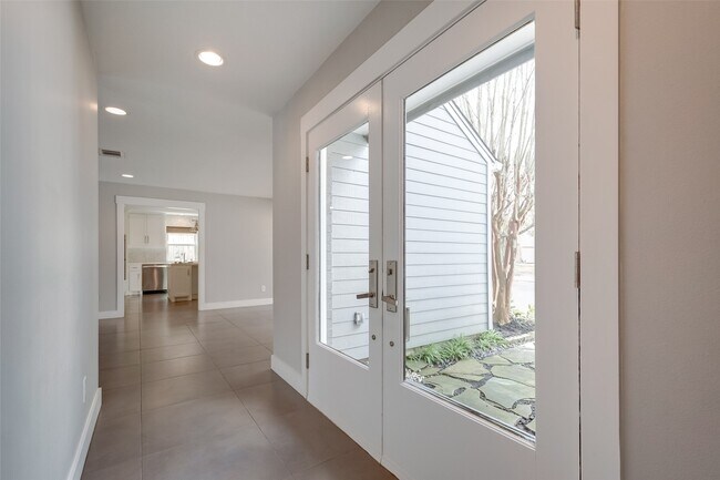 Photo - 1107 Stoney Hill Dr