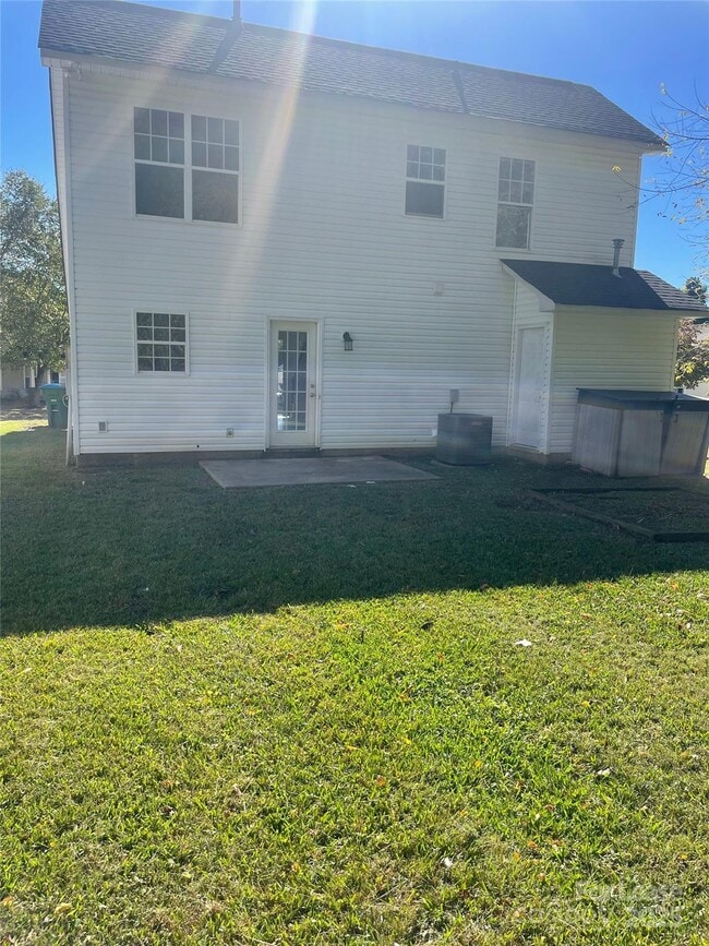 Photo - 242 Amir Cir