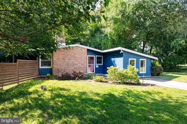 Building Photo - 2910 Pine Spring Rd Rental
