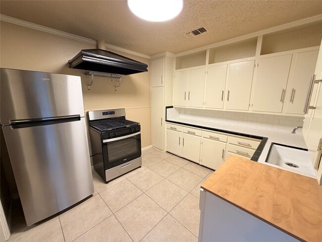 Photo - 6520 Weslayan St