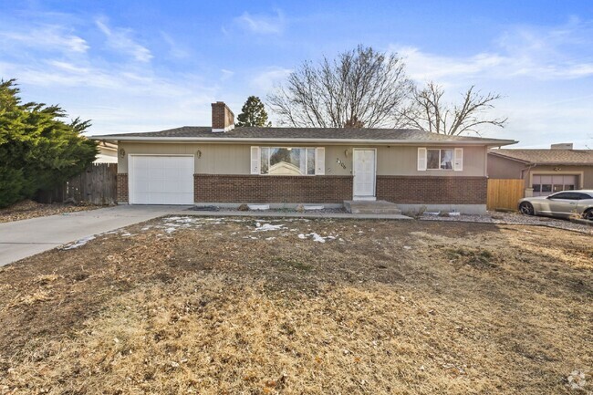 Building Photo - Charming 4-Bedroom, 2-Bath Raised Ranch in... Rental