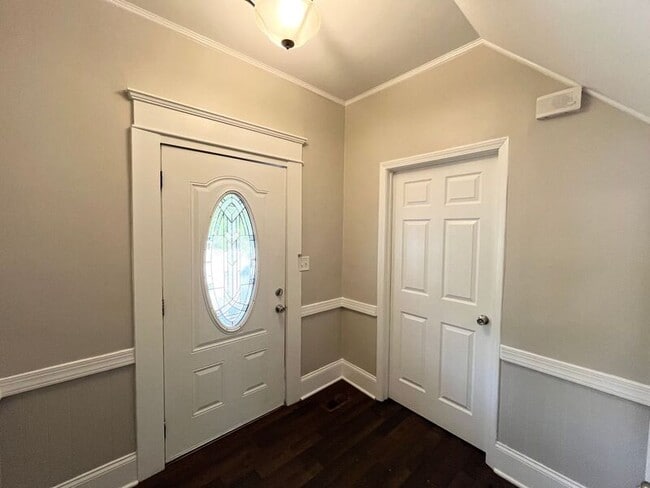 Photo - 1810 Vale St