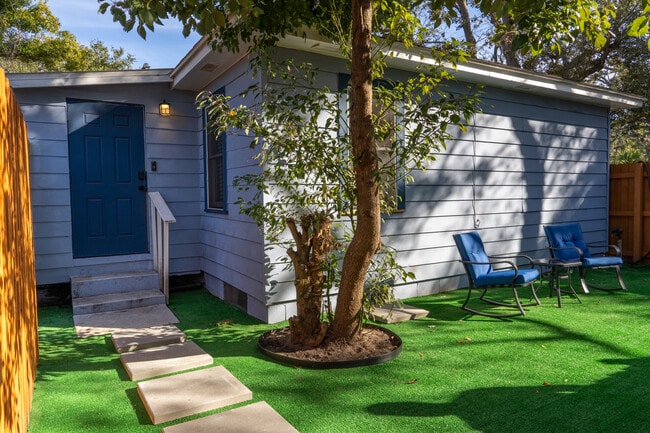 Photo - 606 Woodlawn St