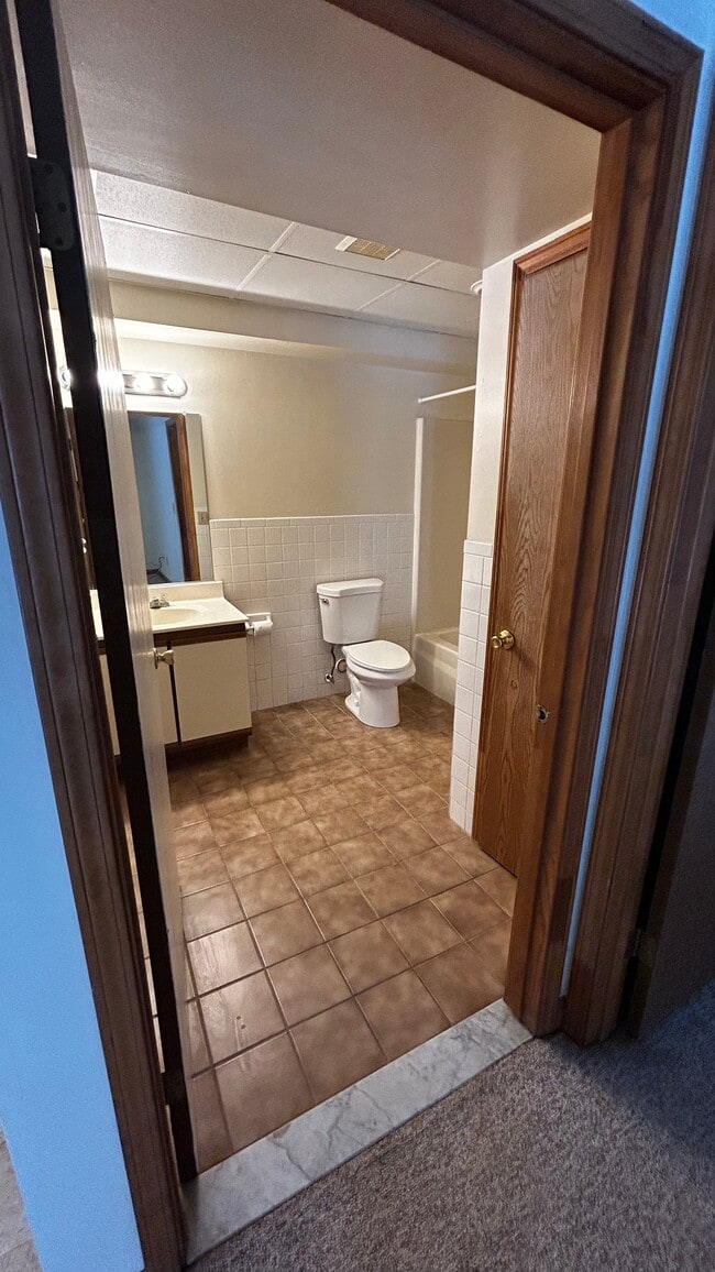Photo - 916 Kings Rd Unidad 304