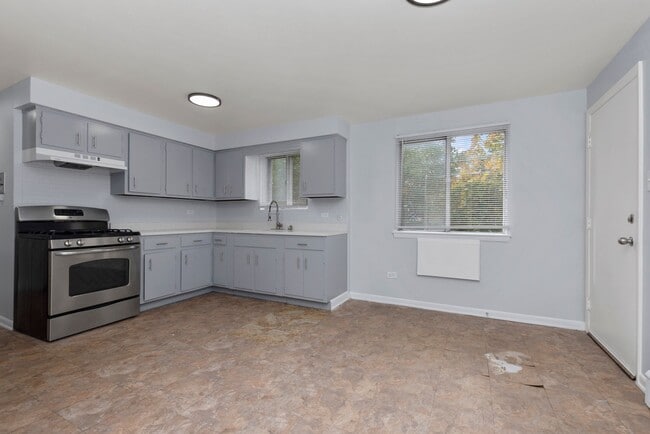 4654-4658 W 79th LLC