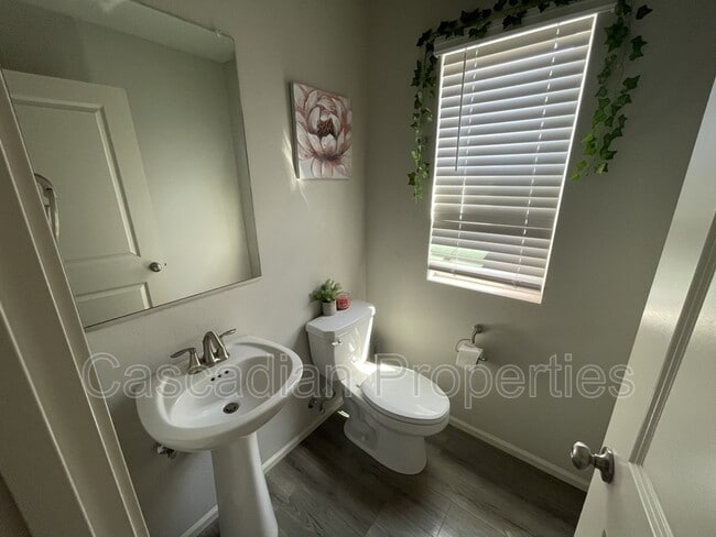 Photo - 2002 Smith Dr