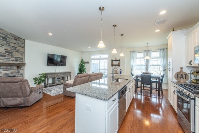 Photo - 5 White Aster Ct