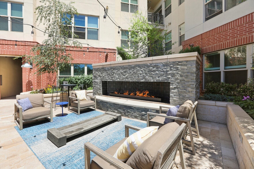 Outdoor Lounge 1