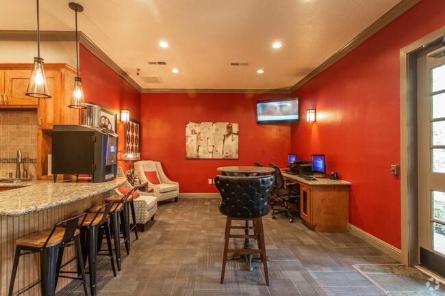 Centro de negocios - Creekstone Apartments