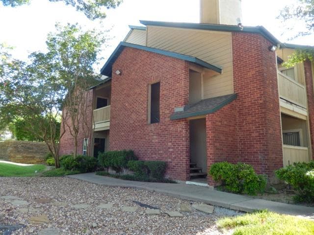 Building Photo - 8601 Park Ln Unit 422