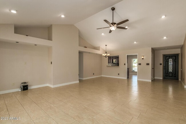 Photo - 661 S Oak St Cir