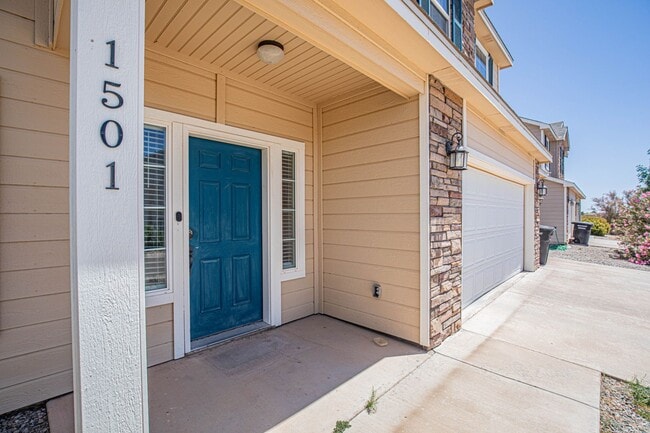 Photo - 4 Bedroom 3 bath Beautiful Home