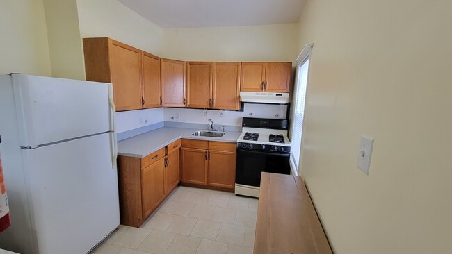 Building Photo - 4817 Aschoff Pl Unit 2