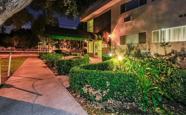 Photo - 220 E Live Oak St Unit 18