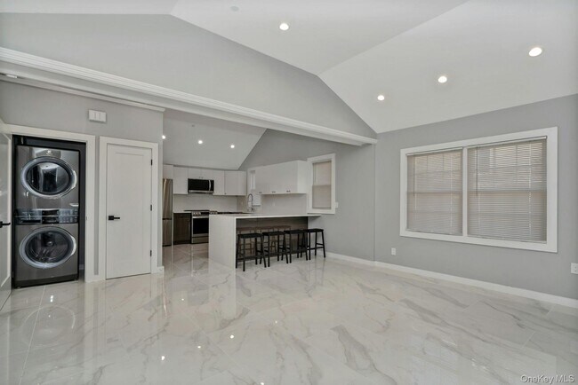 25 Miller St