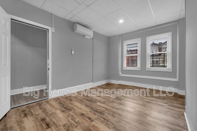 Photo - 339 E 25th St Unit 1