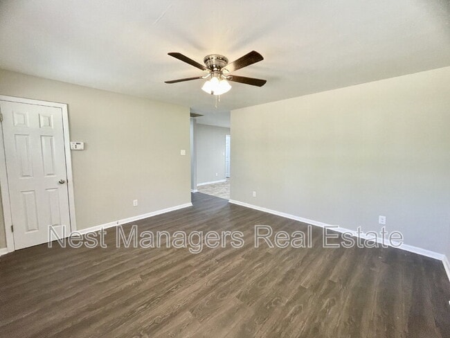 Photo - 6005 Blairmore Pl