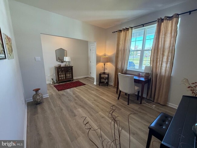 Photo - 13 Outsail Ave