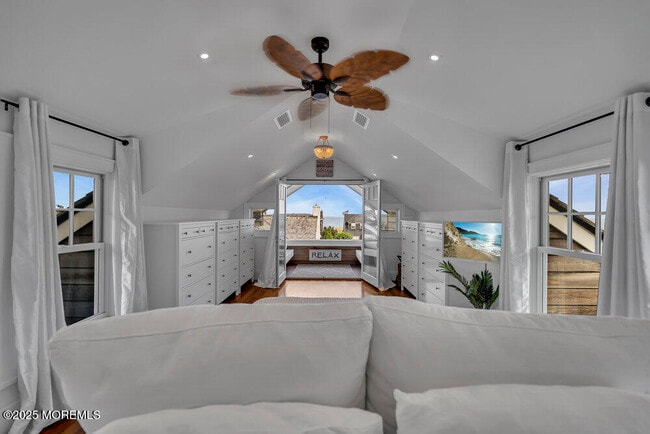 Photo - 985 Ocean Ave