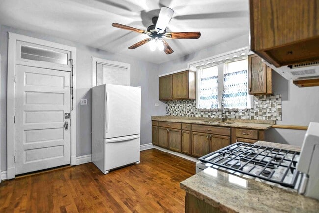 Photo - 1302 S 61st Ave