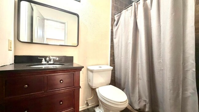 Photo - 3102 E Plum St