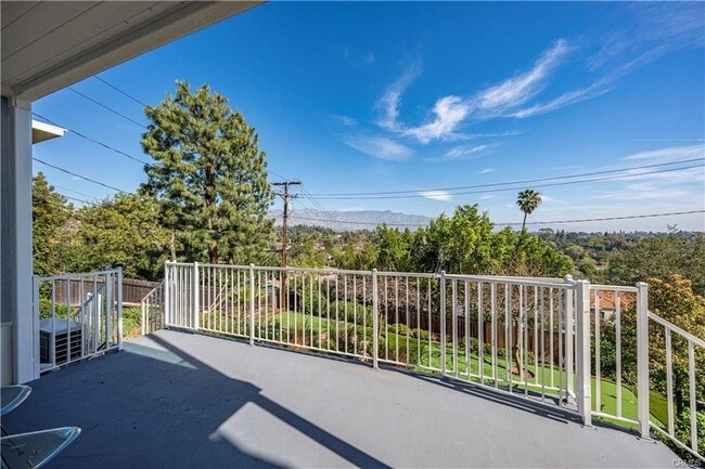 332 Anita Dr