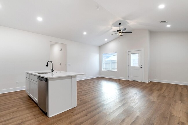 Photo - 625 Briarbrook Ln