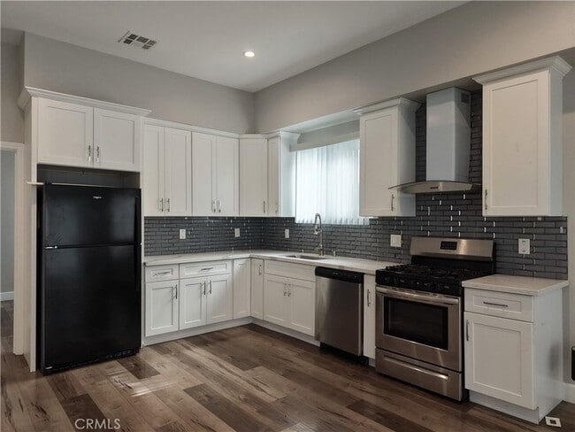 Photo - 5743 Fulcher Ave