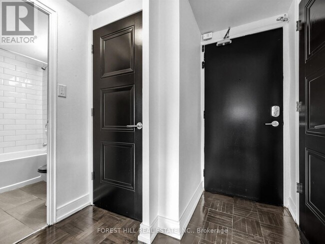 Photo - 70 Spadina Rd Unité 102