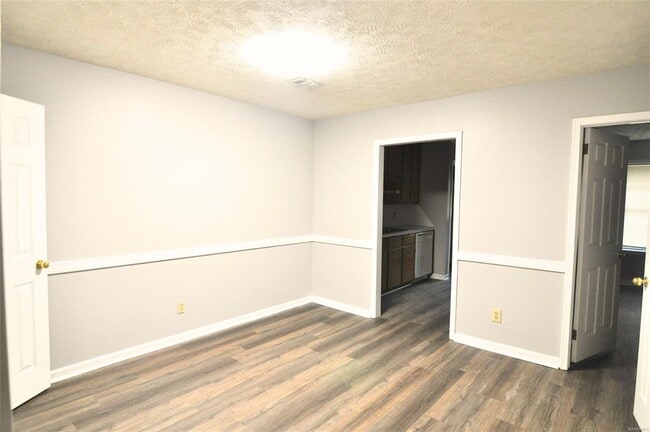 Photo - 165 E 6th St Unit D