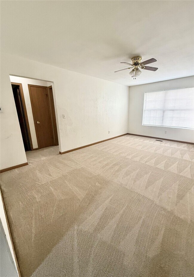 901 Georgetowne Dr