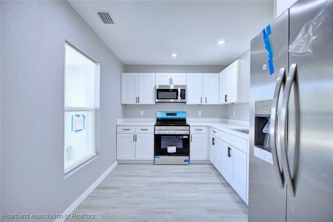 Photo - 295 Lincoln Rd NE