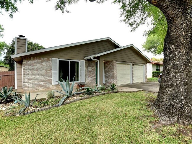 Photo - 11108 Applewood Dr