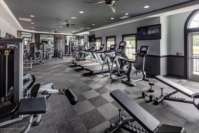 Photo - 421 Stallion Cir W