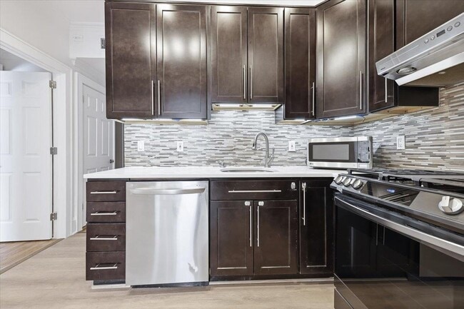 Photo - 6033 Monitor Pl Unit 2