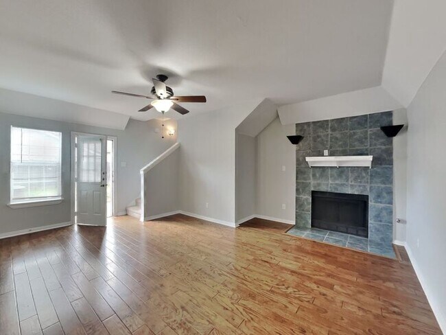 Photo - 1838 Crooks Ct