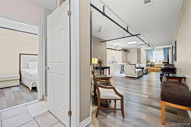 Photo - 207 N Main St Unit B