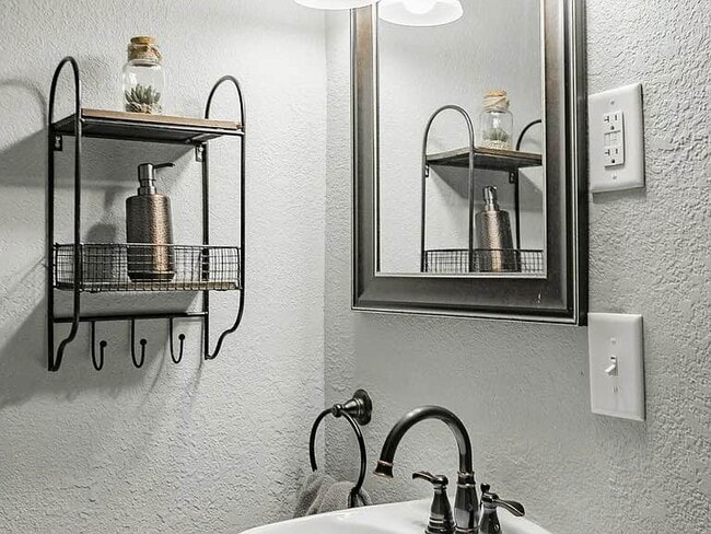 Photo - 1541 Charles Ave